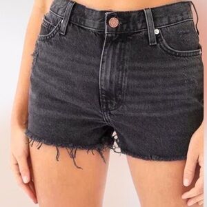 BDG Girlfriend‎ High Rise Black Raw Edge Distressed Denim Jean Shorts Size 30